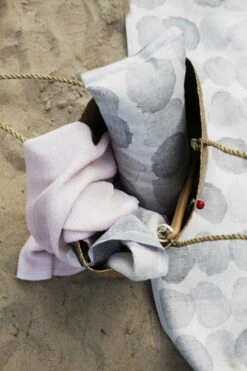 Lapuan Kankurit Sade Saunatyyny, Valkoinen - Harmaa -Frama Myymälämyynti 0e9fb372 9c5e 4b4d 847d 5aa86fc97c01