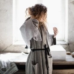 Lapuan Kankurit Terva Jättipyyhe, Valkoinen - Harmaa -Frama Myymälämyynti 11LApuanKankurit iso HV 1