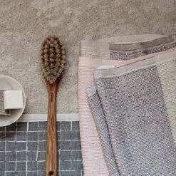 Lapuan Kankurit Terva Jättipyyhe, Valkoinen - Multi - Harmaa -Frama Myymälämyynti 1LapuanKankurit iso HV