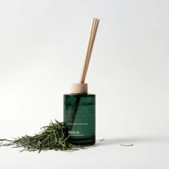 Skandinavisk Huonetuoksu, SKOG, 200 Ml -Frama Myymälämyynti 20315 121 STYLING SKOG DIFFUSER 200MLrole