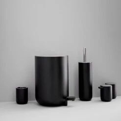 MENU Saippua-annostelija, Musta -Frama Myymälämyynti 322Menu iso 1