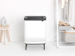 Brabantia Bo Laundry Bin Hi Pyykkikori, 2 X 45 L, Valkoinen -Frama Myymälämyynti Bo Laundry Bin Hi 2 x 45L Plastic Lid White 8710755200540 Brabantia 96dpi 1000x750px 7 NR 22129