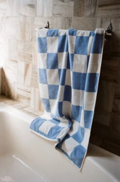 HAY Check Kylpypyyhe, Taivaansininen -Frama Myymälämyynti Check Bath Towel sky blue 02