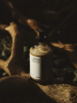 Frama Herbarium Vartalovoide, 375 Ml -Frama Myymälämyynti Frama Herbarium Product Forest 2022 Paolo Galgani 4x3 9