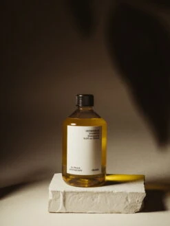 Frama Herbarium Shampoo, Täyttöpakkaus, 500 Ml -Frama Myymälämyynti Frama Herbarium Product Studio 2022 Paolo Galgani 4x3 12