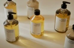 Frama Apothecary Käsisaippua, 500 Ml -Frama Myymälämyynti Frama St Pauls Apothecary Context Image 05 168 2