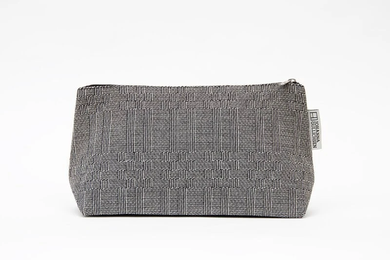 Johanna Gullichsen Selene Kosmetiikkalaukku, M, Musta 5 Johanna Gullichsen Selene Kosmetiikkalaukku, M, Musta - Image 3