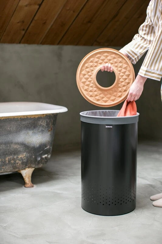 Brabantia Pyykkikori 60L, Mattamusta - Korkkikansi 6 Brabantia Pyykkikori 60L, Mattamusta - Korkkikansi - Image 5