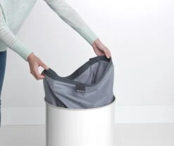 Brabantia Pyykkikori 60L, Valkoinen - Korkkikansi -Frama Myymälämyynti Laundry Bin 60L Cork Lid White 8710755104404 Brabantia 300dpi 6309x5306px 6 NR 13635