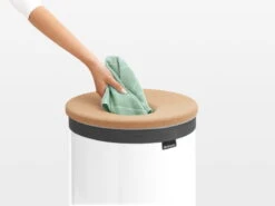 Brabantia Pyykkikori 60L, Valkoinen - Korkkikansi -Frama Myymälämyynti Laundry Bin 60L Cork Lid White 8710755104404 Brabantia 7128x5345px 6 NR 3445