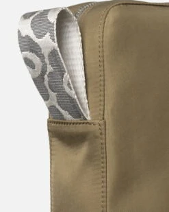 Marimekko Unikko Matkaan Kosmetiikkalaukku, Beige -Frama Myymälämyynti MM 223 unikko matkaan 071775 880 DE1