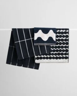 Marimekko Lokki Minipyyhe, Luonnonvalkoinen - Tummansininen 5 Marimekko Lokki Minipyyhe, Luonnonvalkoinen - Tummansininen -Frama Myymälämyynti MM Cont towel tiiliskivi Lokki Rasymatto