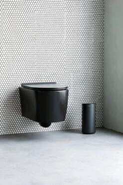 Brabantia MindSet WC-paperin Säilytysteline, Mineral Infinite Grey 13 Brabantia MindSet WC-paperin Säilytysteline, Mineral Infinite Grey -Frama Myymälämyynti MindSet Toilet Roll Dispenser Mineral Infinite Grey 8710755303166 Brabantia 96dpi 4480x6720px 6 NR 26734