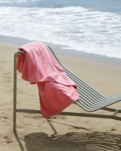 HAY Mono Kylpypyyhe, Vaaleanpunainen 10 HAY Mono Kylpypyyhe, Vaaleanpunainen -Frama Myymälämyynti Mono Bath Towel pink Palissade Chaise Longue sky grey