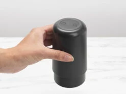 Brabantia ReNew Saippua-annostelija, Tummanharmaa -Frama Myymälämyynti ReNew Soap Dispenser Dark Grey 8710755280245 Brabantia 300dpi 4367x3276px 6 NR 20043