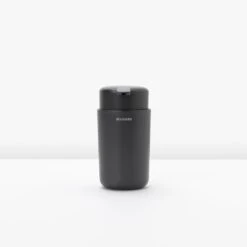 Brabantia ReNew Saippua-annostelija, Tummanharmaa -Frama Myymälämyynti ReNew Soap Dispenser Dark Grey 8710755280245 Brabantia 300dpi 5335x5335px 6 NR 22169