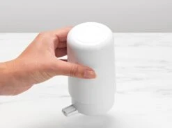Brabantia ReNew Saippua-annostelija, Valkoinen -Frama Myymälämyynti ReNew Soap Dispenser White 8710755280269 Brabantia 300dpi 4237x3177px 6 NR 20053