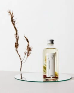 Hetkinen Sense Vartaloöljy, 100 Ml, Kuusi - Karpalo -Frama Myymälämyynti Sense oil spruce cranberry moodrole