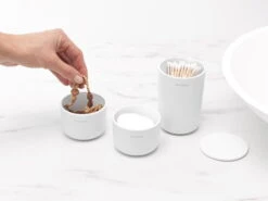 Brabantia ReNew Säilytyspurkit, 3 Kpl, Valkoinen -Frama Myymälämyynti Storage Renew Pots set of 3 White 8710755281327 Brabantia 300dpi 6420x4815px 6 NR 22087