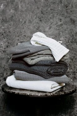 The Organic Company Big Waffle Käsipyyhe, Luonnonvalkoinen -Frama Myymälämyynti Towels 1 1