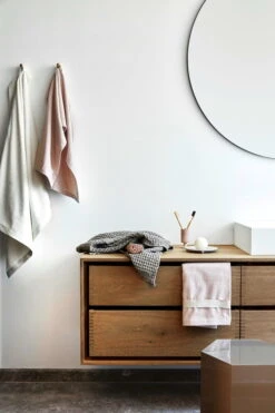 The Organic Company Big Waffle Jättipyyhe, Ruskea -Frama Myymälämyynti Towels Bathroom 2