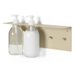 Ferm LIVING Dora Kylpyhuonehylly, Cashmere -Frama Myymälämyynti fermLIVING AW22 DoraBathroomShelf Cashmere 1104266366 pack 3