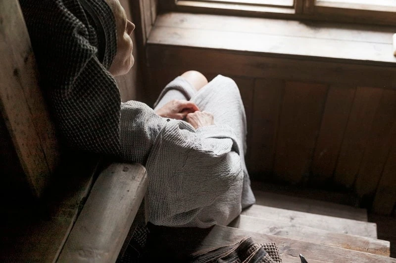 Lapuan Kankurit Terva Kylpytakki Hupulla, Valkoinen - Harmaa 8 Lapuan Kankurit Terva Kylpytakki Hupulla, Valkoinen - Harmaa - Image 6