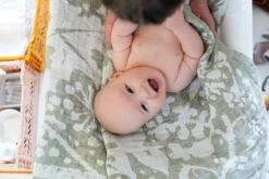 Lapuan Kankurit Villiyrtit Jättipyyhe, Valkoinen - Oliivi -Frama Myymälämyynti lapuankankurit villiyrtit towel white olive 2 4